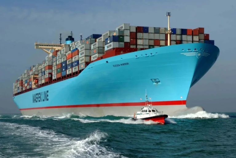 Chi phí logistics Trung – Việt: tàu container chở hàng nhập khẩu trên biển — cấu trúc giá và so sánh đường biển, đường bộ, đường sắt — OZ Việt Nam